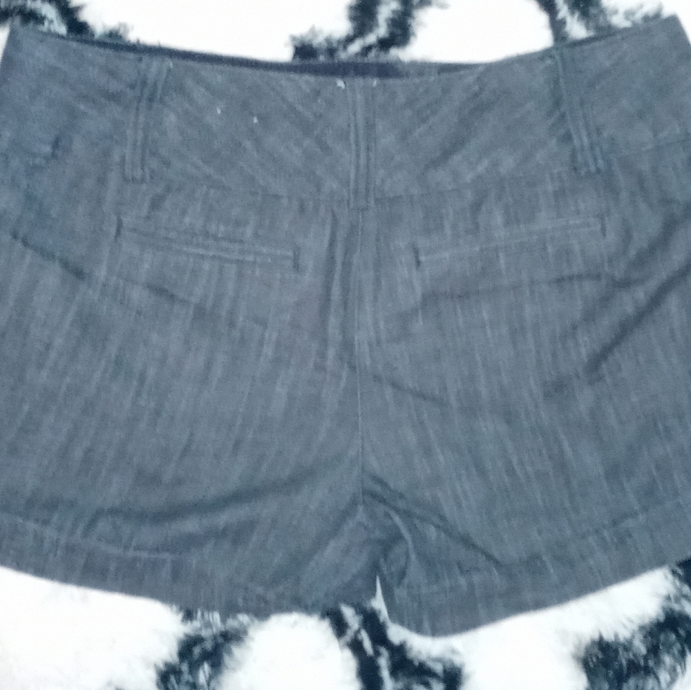 Womans shorts - Picture 3 of 3